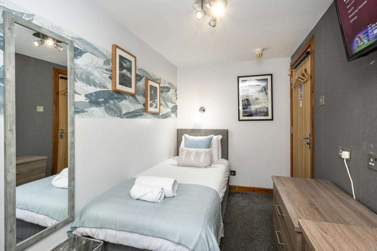The New Lodge Pontardawe Eksteriør bilde