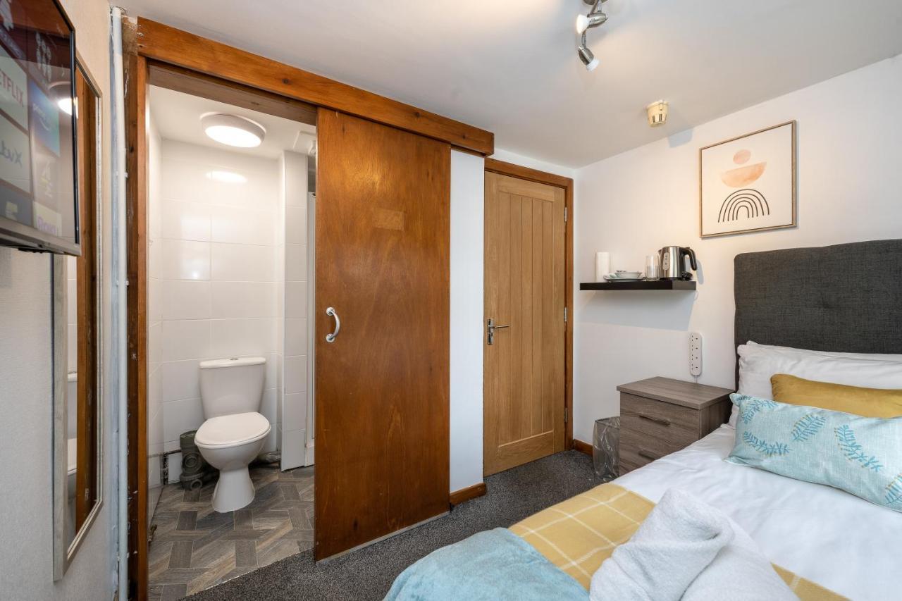 The New Lodge Pontardawe Eksteriør bilde