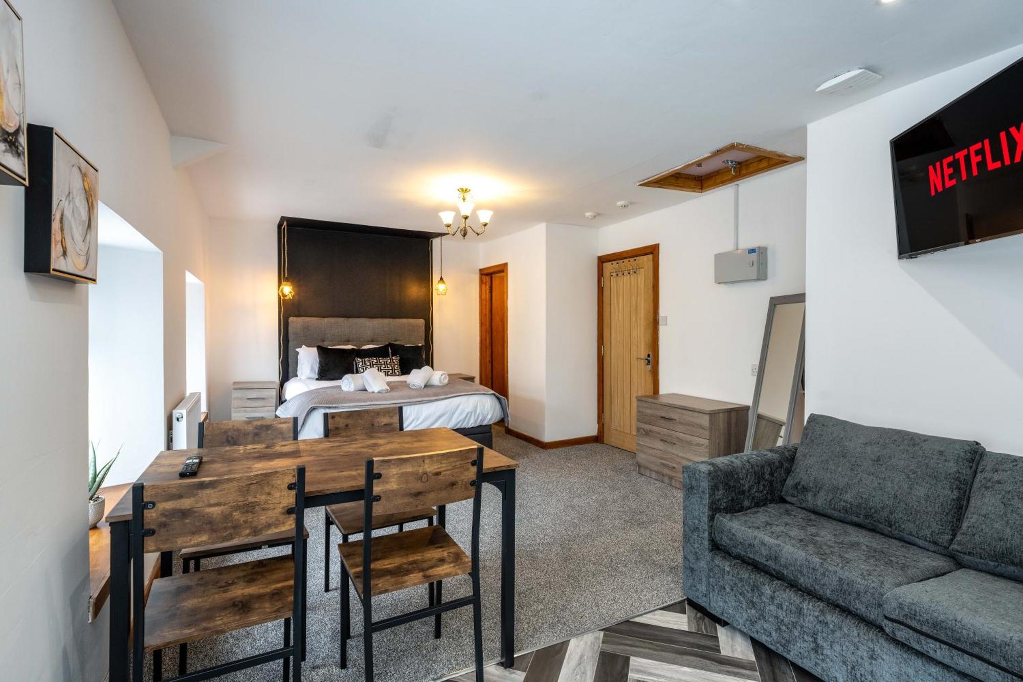 The New Lodge Pontardawe Eksteriør bilde